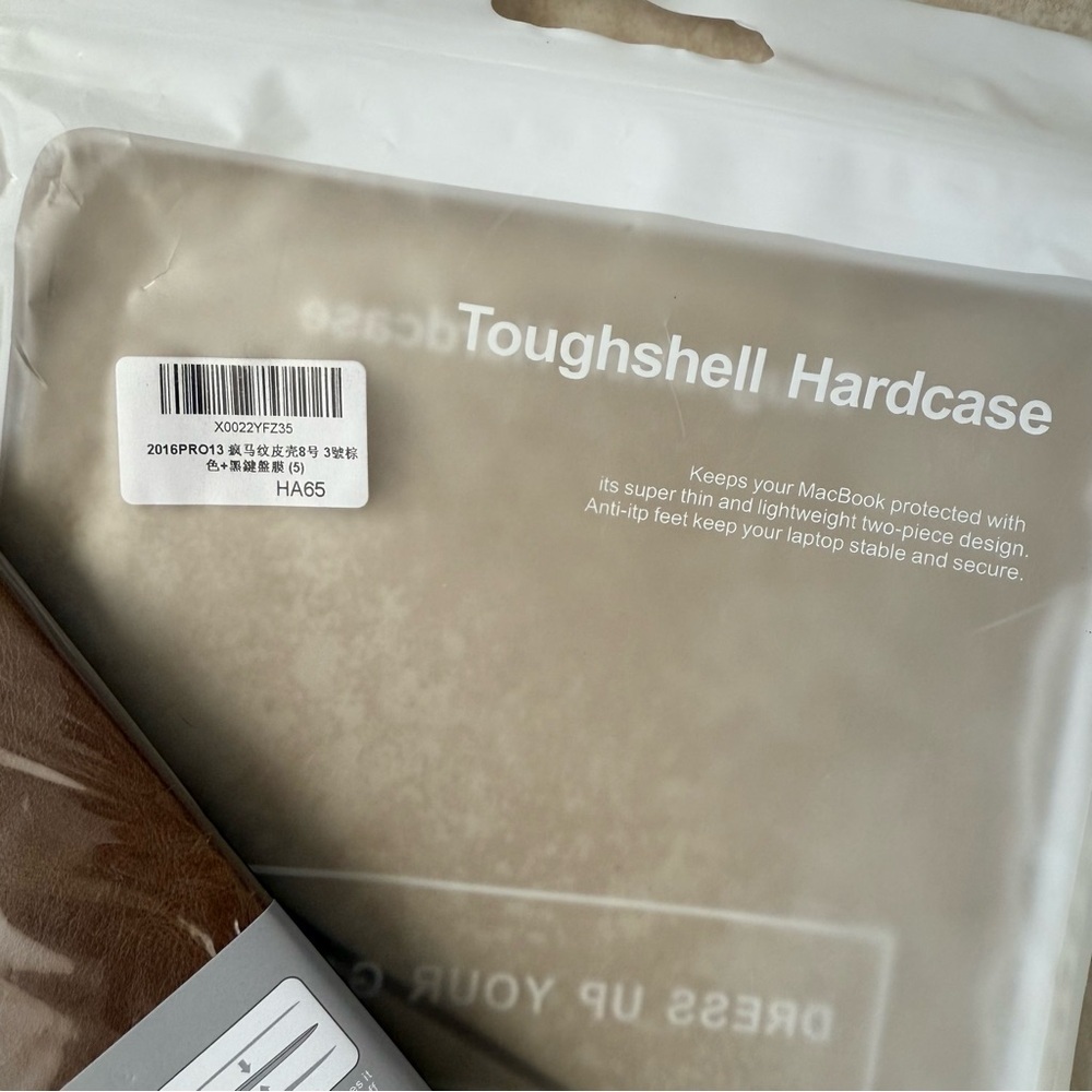 Toughshell Hardcase for a MacBook Pro 13 Brown Faux Leather New - Picture 4 of 5